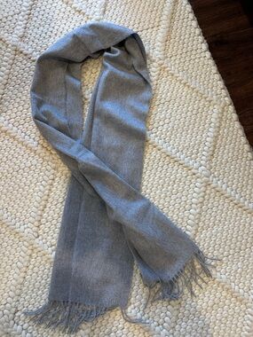 Saks Fifth Avenue Light Gray 100% cashmere scarf - never been worn